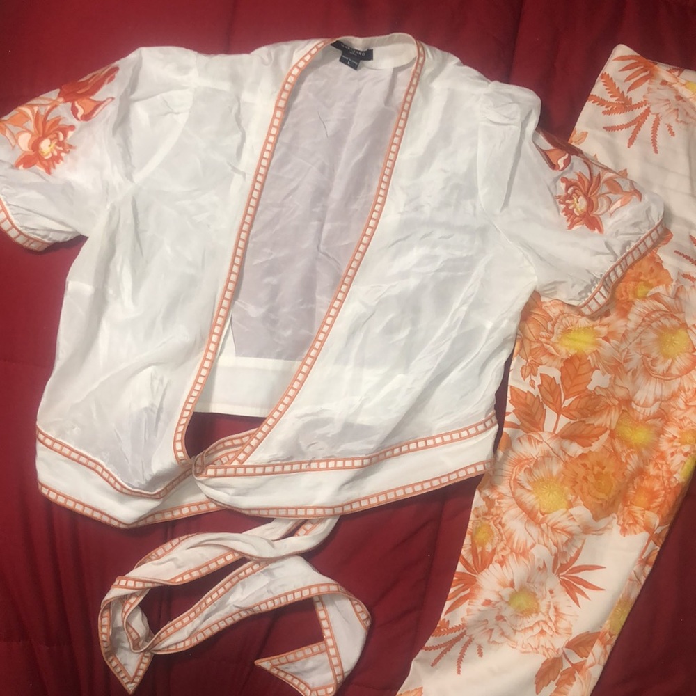 Marciano San Lucas Top & Elle Capri Pants - Picture 4 of 8